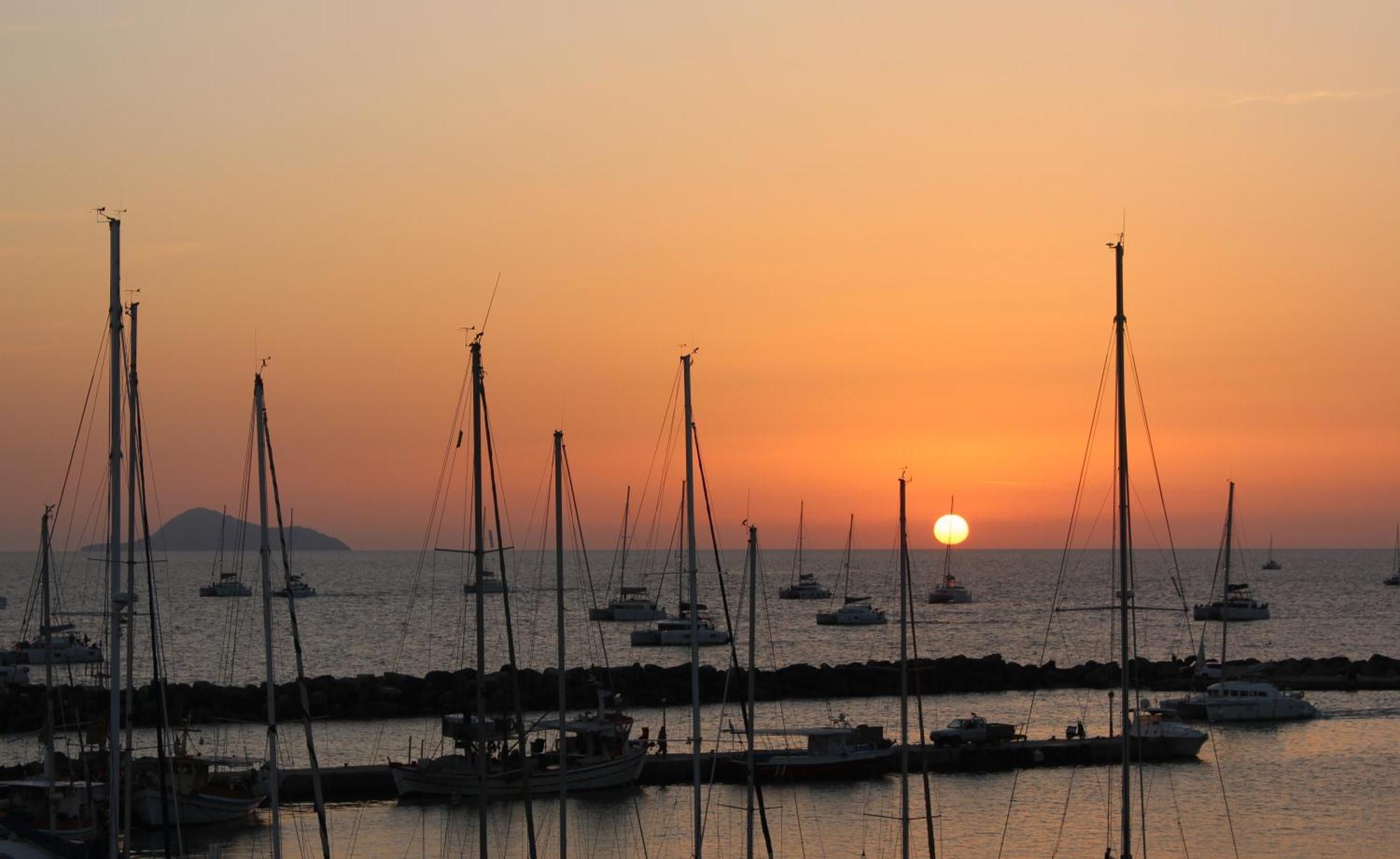 Ab Green Living Santorini Εμπορειό Εξωτερικό φωτογραφία